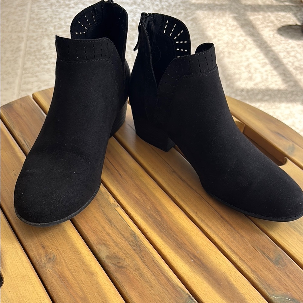 Elegant Black Ankle Boots
